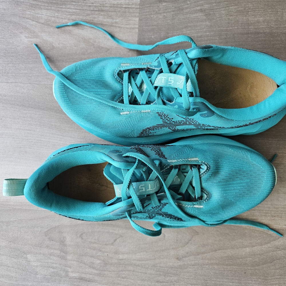 Asics Novoblast 5 Womens Running Shoes Size 8